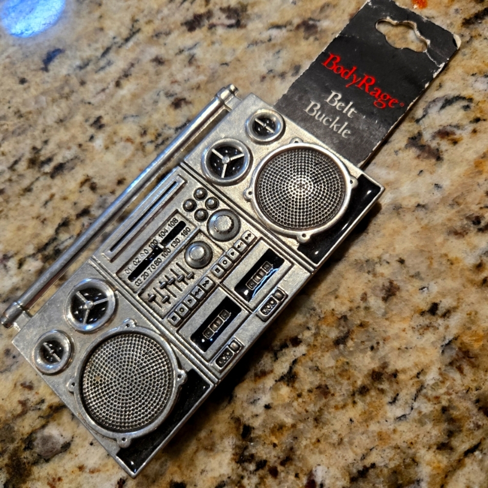 Boombox belt buckle